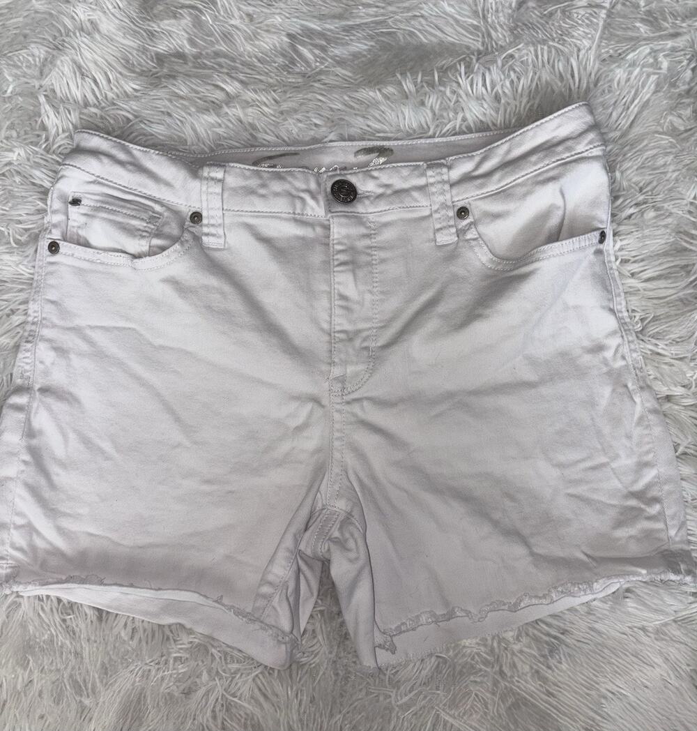 Seven7 10 White “The Weekend Short” Raw Hem Jean Shorts. Great Pair, Comfortable
